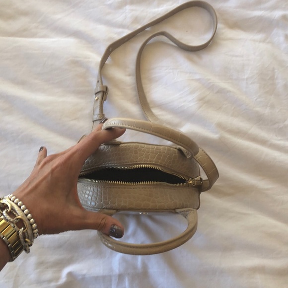 Circle crossbody handbag, croc embossed pvc - Picture 2 of 4